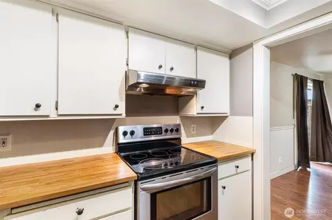 Kitchen - 510 Brown St SE, Orting, WA 98360 photo 2 of 3