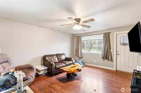 Living - 510 Brown St SE, Orting, WA 98360 photo 2 of 2