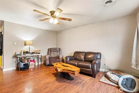 Living - 510 Brown St SE, Orting, WA 98360 photo 1 of 2