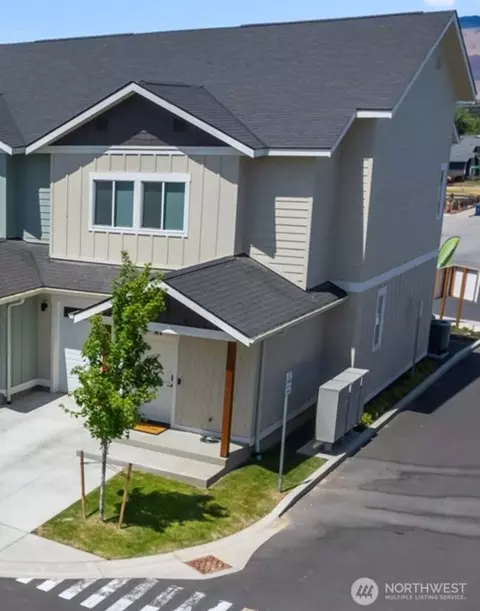 1075 Red Apple Rd #B8, Wenatchee, WA 98801