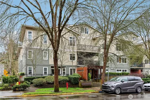 7912 170th Ave NE #304, Redmond, WA 98052