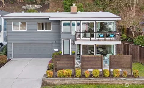 8620 Vashon Vw SW, Seattle, WA 98136