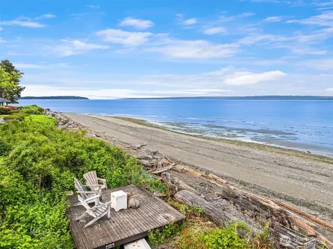 10555 NE Morning Ln, Bainbridge Island, WA 98110