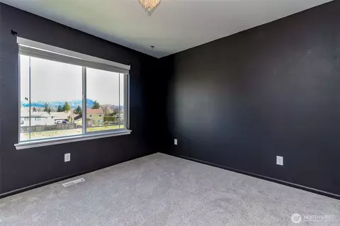 Bedroom - 650 Mckinley St, Enumclaw, WA 98022 photo 5 of 6