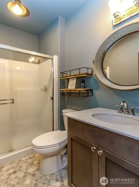 Bath - 650 Mckinley St, Enumclaw, WA 98022 photo 1 of 4