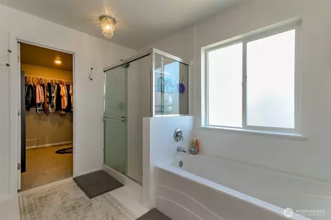 Bath - 650 Mckinley St, Enumclaw, WA 98022 photo 3 of 4