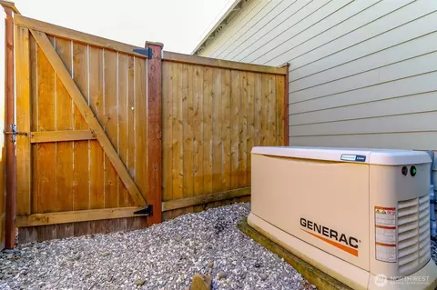 Exterior - 650 Mckinley St, Enumclaw, WA 98022 photo 10 of 10
