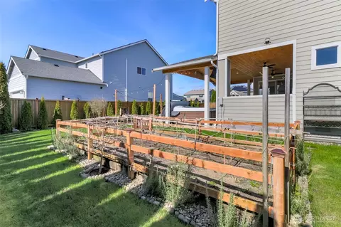 Exterior - 650 Mckinley St, Enumclaw, WA 98022 photo 8 of 10
