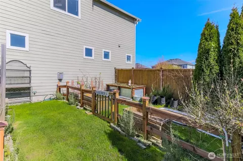 Exterior - 650 Mckinley St, Enumclaw, WA 98022 photo 7 of 10