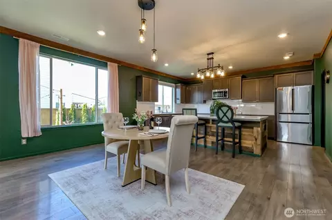 Dining - 650 Mckinley St, Enumclaw, WA 98022 photo 1 of 2