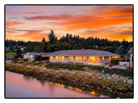 193 Salish Pl, La Conner, WA 98257