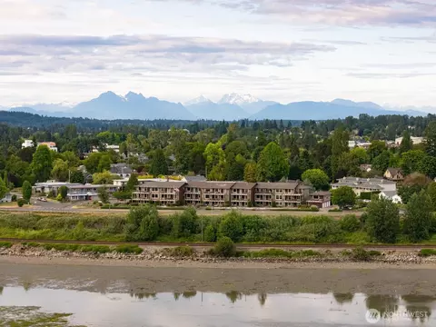 1300 Peace Portal Dr #106, Blaine, WA 98230