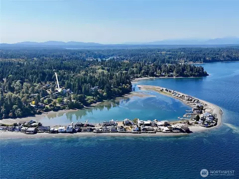 10240 NE Lafayette Ave, Bainbridge Island, WA 98110