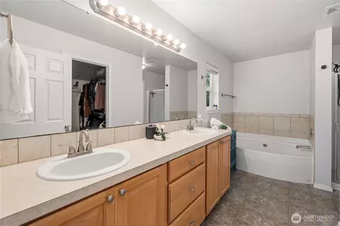 Bath - 20424 190th Ave E, Orting, WA 98360 photo 1 of 5