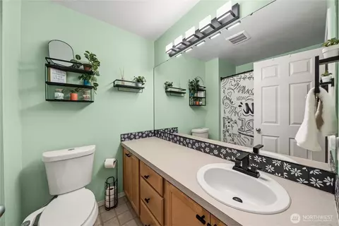 Bath - 20424 190th Ave E, Orting, WA 98360 photo 3 of 5