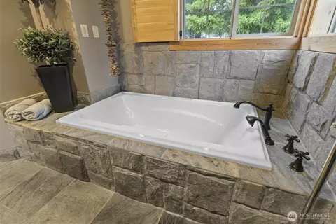 Bath - 40105 Highland Dr E, Roy, WA 98580 photo 3 of 6