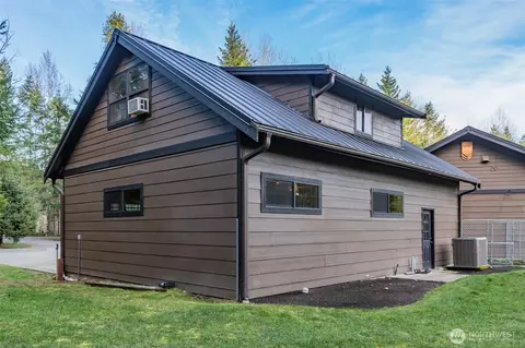 Exterior - 40105 Highland Dr E, Roy, WA 98580 photo 8 of 10