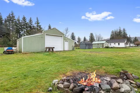 9715 Thurston Ln, Sedro Woolley, WA 98284