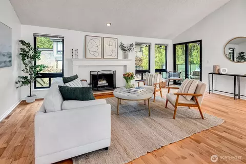 1809 N 107th St #301, Seattle, WA 98133