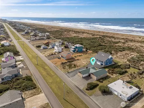 1071 Ocean Shores Blvd SW, Ocean Shores, WA 98569