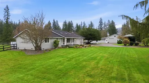 27420 SE 392nd St, Enumclaw, WA 98022