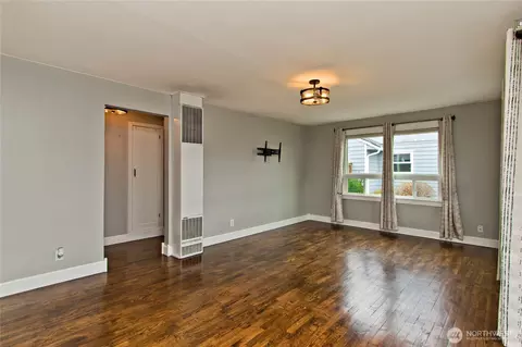 Living - 1318 Lafromboise St, Enumclaw, WA 98022 photo 1 of 3