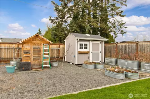 Exterior - 1318 Lafromboise St, Enumclaw, WA 98022 photo 8 of 9