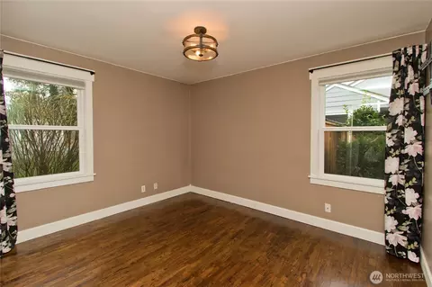 Bedroom - 1318 Lafromboise St, Enumclaw, WA 98022 photo 3 of 3