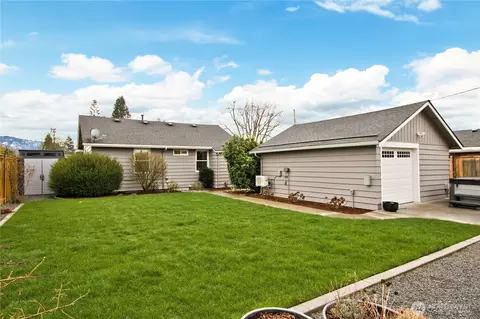 Exterior - 1318 Lafromboise St, Enumclaw, WA 98022 photo 7 of 9