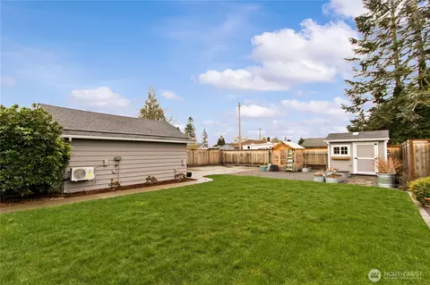 Exterior - 1318 Lafromboise St, Enumclaw, WA 98022 photo 6 of 9