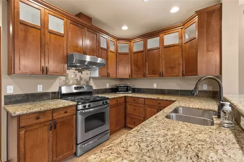 14819 35th Ave W #6, Lynnwood, WA 98087