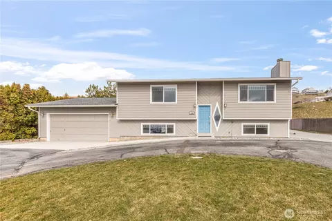 109 Pyramid Pl, Chelan, WA 98816