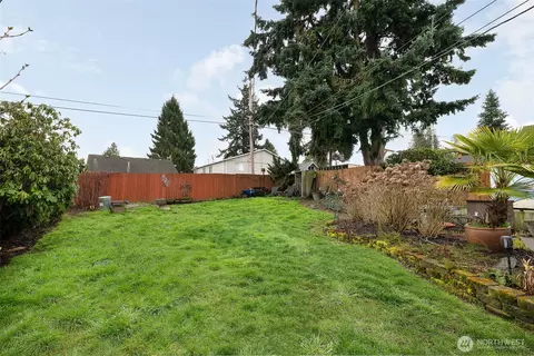 Exterior - 3717 Wetmore Ave, Everett, WA 98201 photo 5 of 6