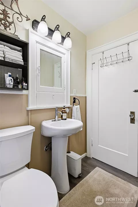 Bath - 3717 Wetmore Ave, Everett, WA 98201 photo 1 of 4