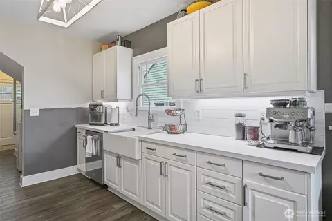 Kitchen - 3717 Wetmore Ave, Everett, WA 98201 photo 3 of 5