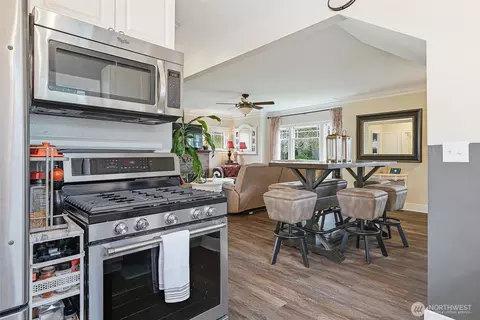 Kitchen - 3717 Wetmore Ave, Everett, WA 98201 photo 4 of 5