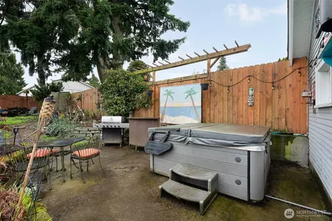 Exterior - 3717 Wetmore Ave, Everett, WA 98201 photo 2 of 6