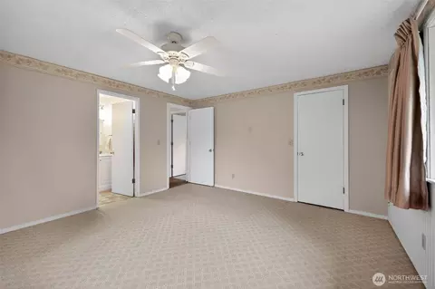 Bedroom - 271 Hawkins Rd, Winlock, WA 98596 photo 6 of 6