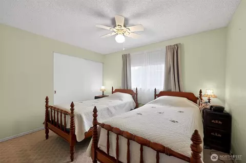 Bedroom - 271 Hawkins Rd, Winlock, WA 98596 photo 1 of 6
