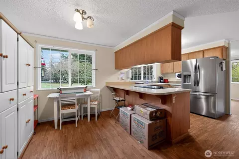 Kitchen - 271 Hawkins Rd, Winlock, WA 98596 photo 1 of 4