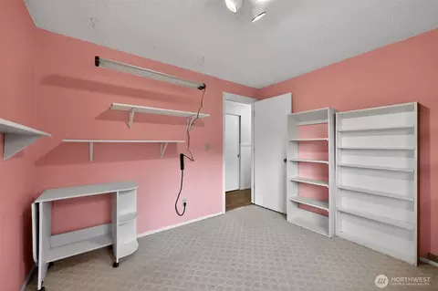 Bedroom - 271 Hawkins Rd, Winlock, WA 98596 photo 4 of 6