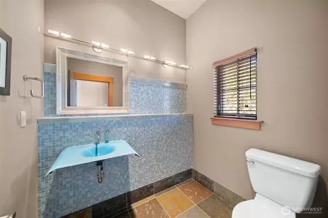 Bath - 232 Crystal Dr, Chelan, WA 98816 photo 4 of 4