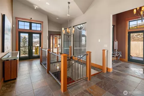 Entry Way - 232 Crystal Dr, Chelan, WA 98816 photo 3 of 6