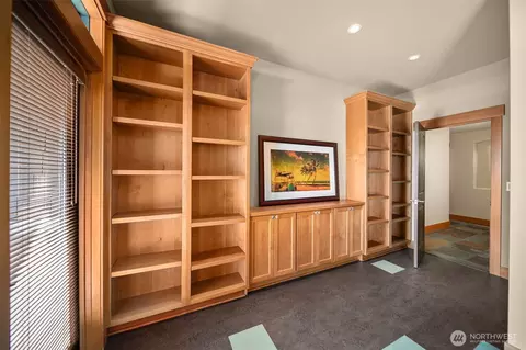 Entry Way - 232 Crystal Dr, Chelan, WA 98816 photo 6 of 6