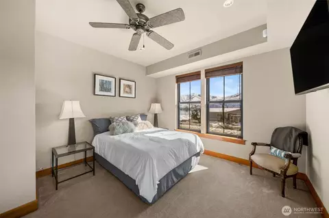 Bedroom - 232 Crystal Dr, Chelan, WA 98816 photo 3 of 4