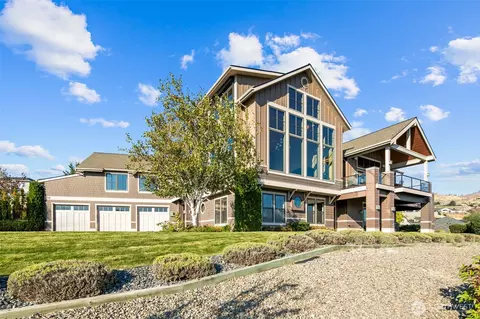 Exterior - 232 Crystal Dr, Chelan, WA 98816 photo 5 of 5