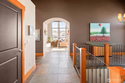 Entry Way - 232 Crystal Dr, Chelan, WA 98816 photo 4 of 6