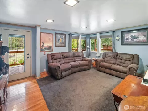 Living - 29518 SE 384th St, Enumclaw, WA 98022 photo 1 of 3