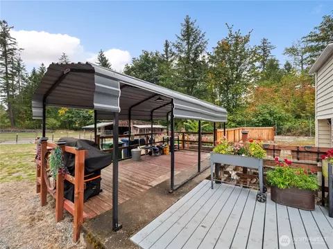 Exterior - 29518 SE 384th St, Enumclaw, WA 98022 photo 13 of 16