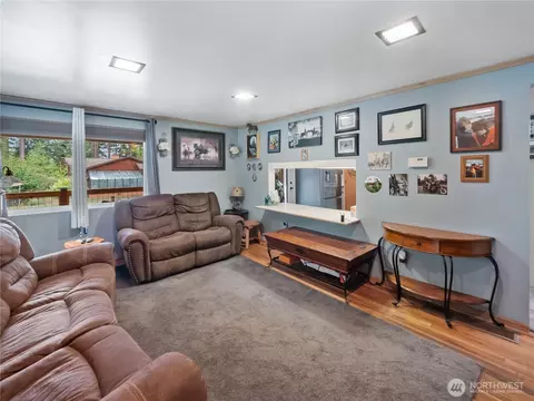 Living - 29518 SE 384th St, Enumclaw, WA 98022 photo 2 of 3